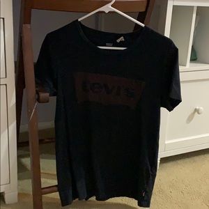 BLACK LEVIS LOGO TSHIRT